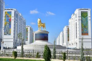 turkmenistan_ashgabat_alabai-monument-1024x682-1