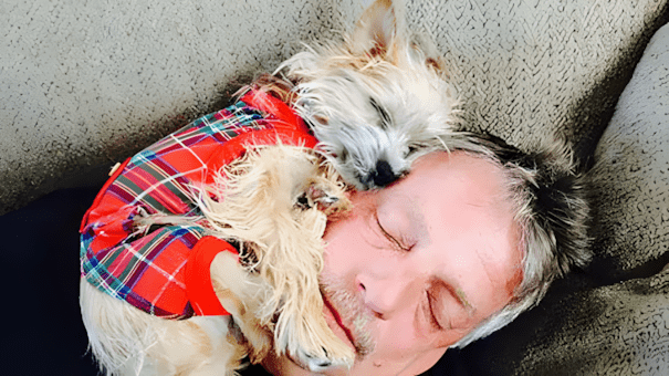 Tiltakozott, morgott… most meg már becézgeti 1578 20 edesapa aki talan eszre sem vette de feladta az elveit4.jpg