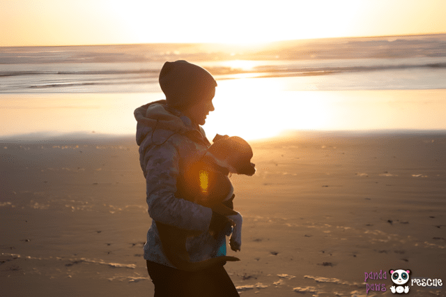 Duncan-and-Amanda-At-Beach-640x426-1